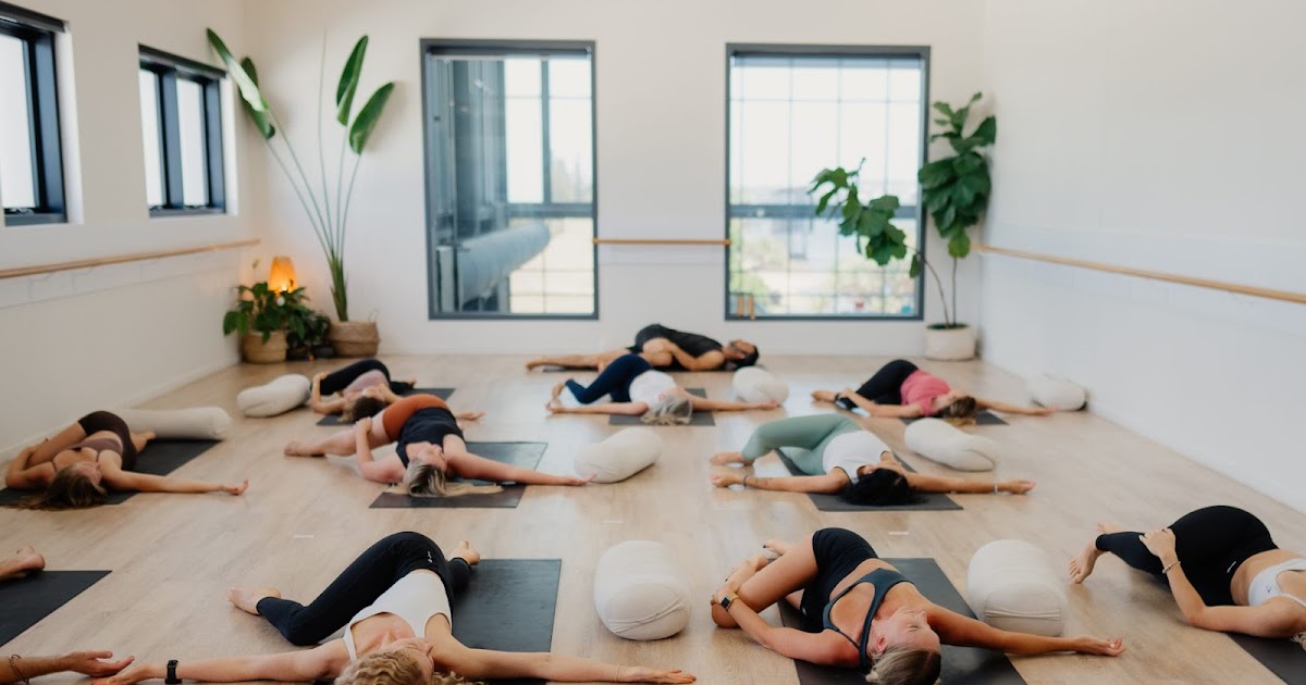 8 Life-Changing Benefits of Joining Yoga Cl****es in Williamsburg